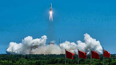 انطلاق صاروخ يحمل الوحدة الثانية من محطة الفضاء الصينية "تيانجونج" بميناء وينشانج الفضائي جنوب الصين